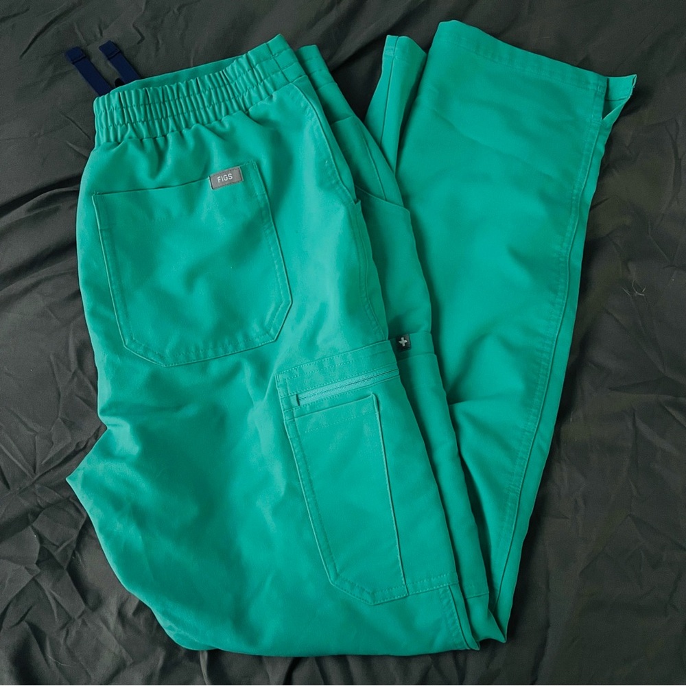 Figs yola surgical green scrub pants